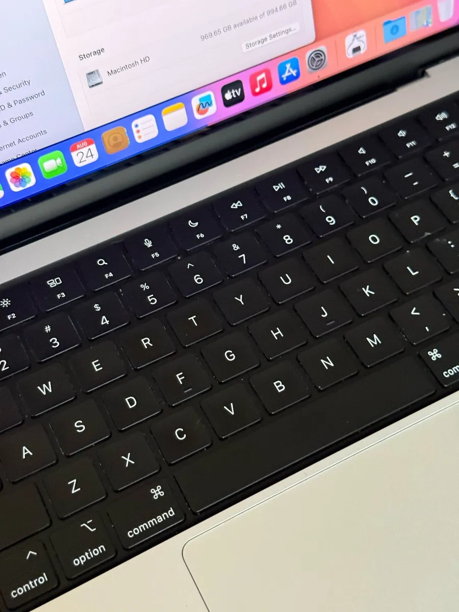 macbook M1 Pro 14” Flawless - Image 2