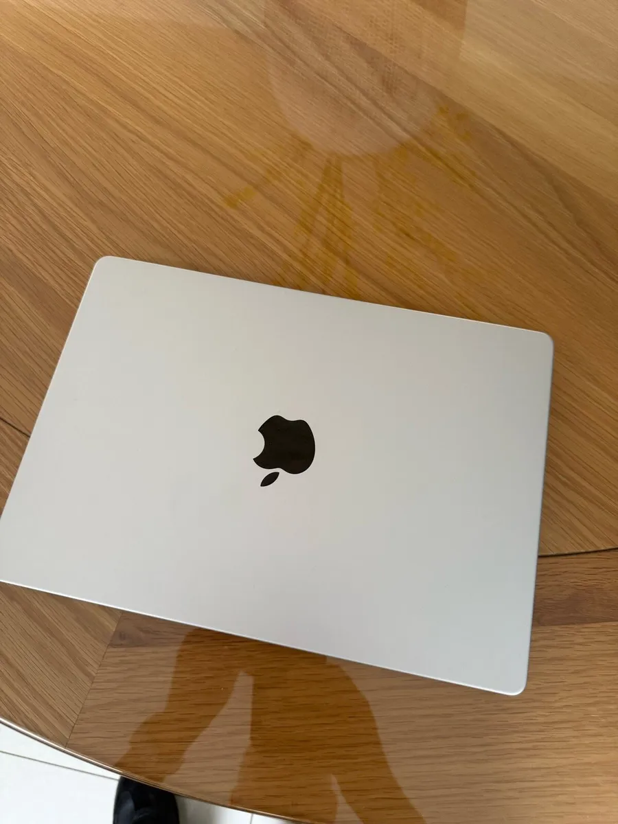 macbook M1 Pro 14” Flawless - Image 3