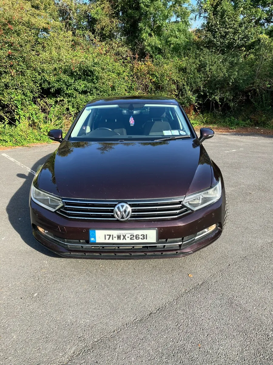 Volkswagen Passat - Image 2