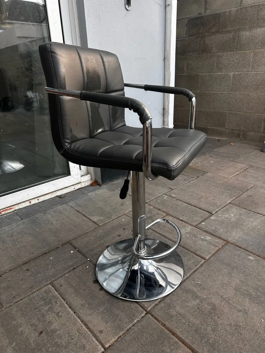 Adjustable and Swiveling Bar Stool - Image 3