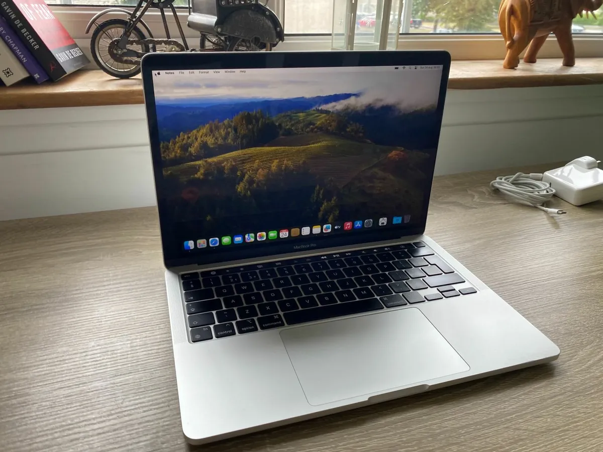 MacBook Pro 13 2020 M1 - Image 1