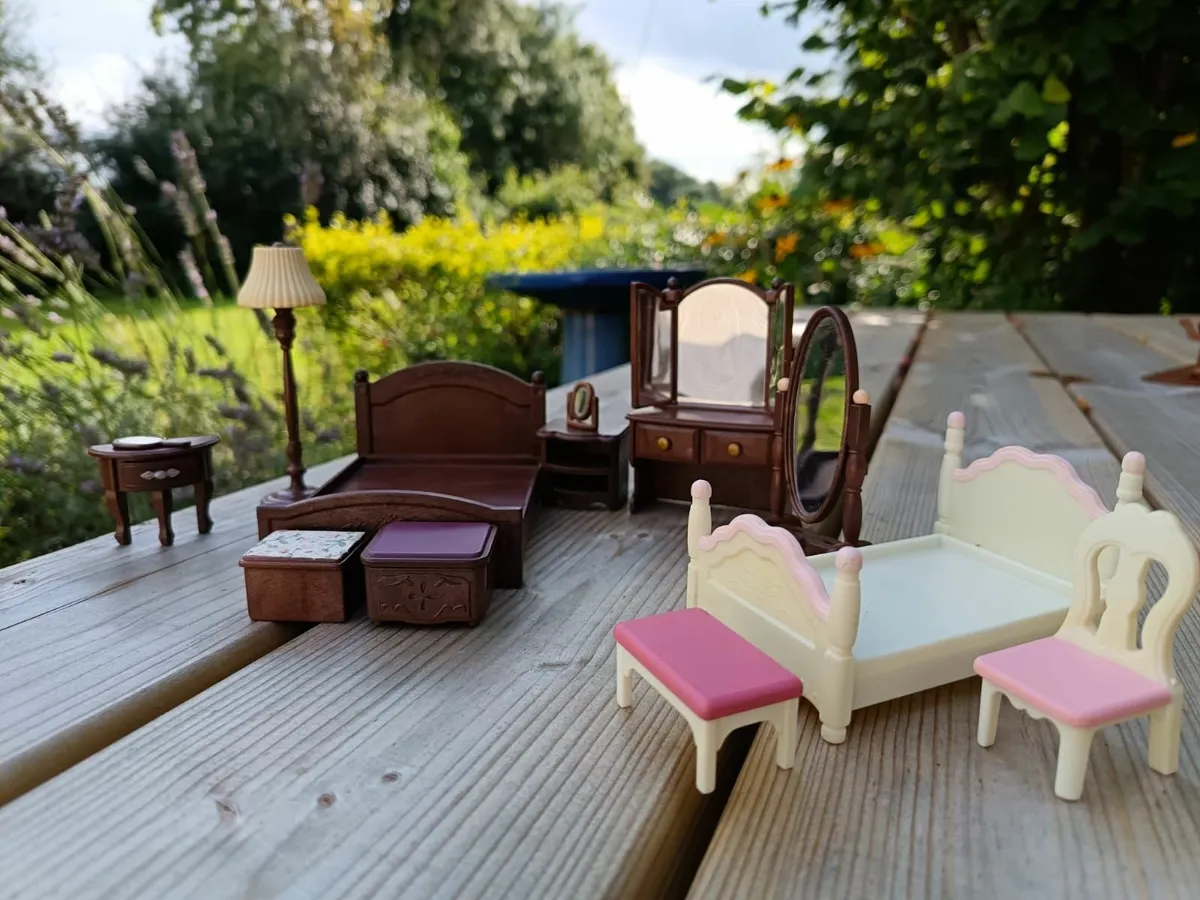Syvanian families furniture and accessories - Image 2