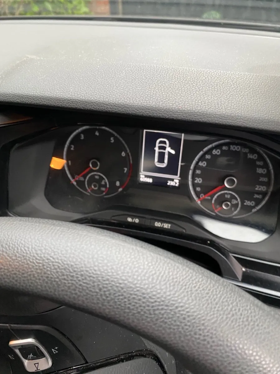 Volkswagen Polo 2021 - Image 2