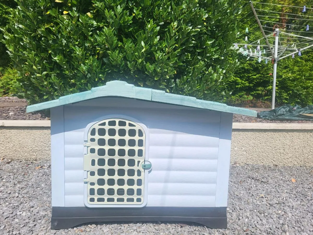 Pet Kennel - Image 1