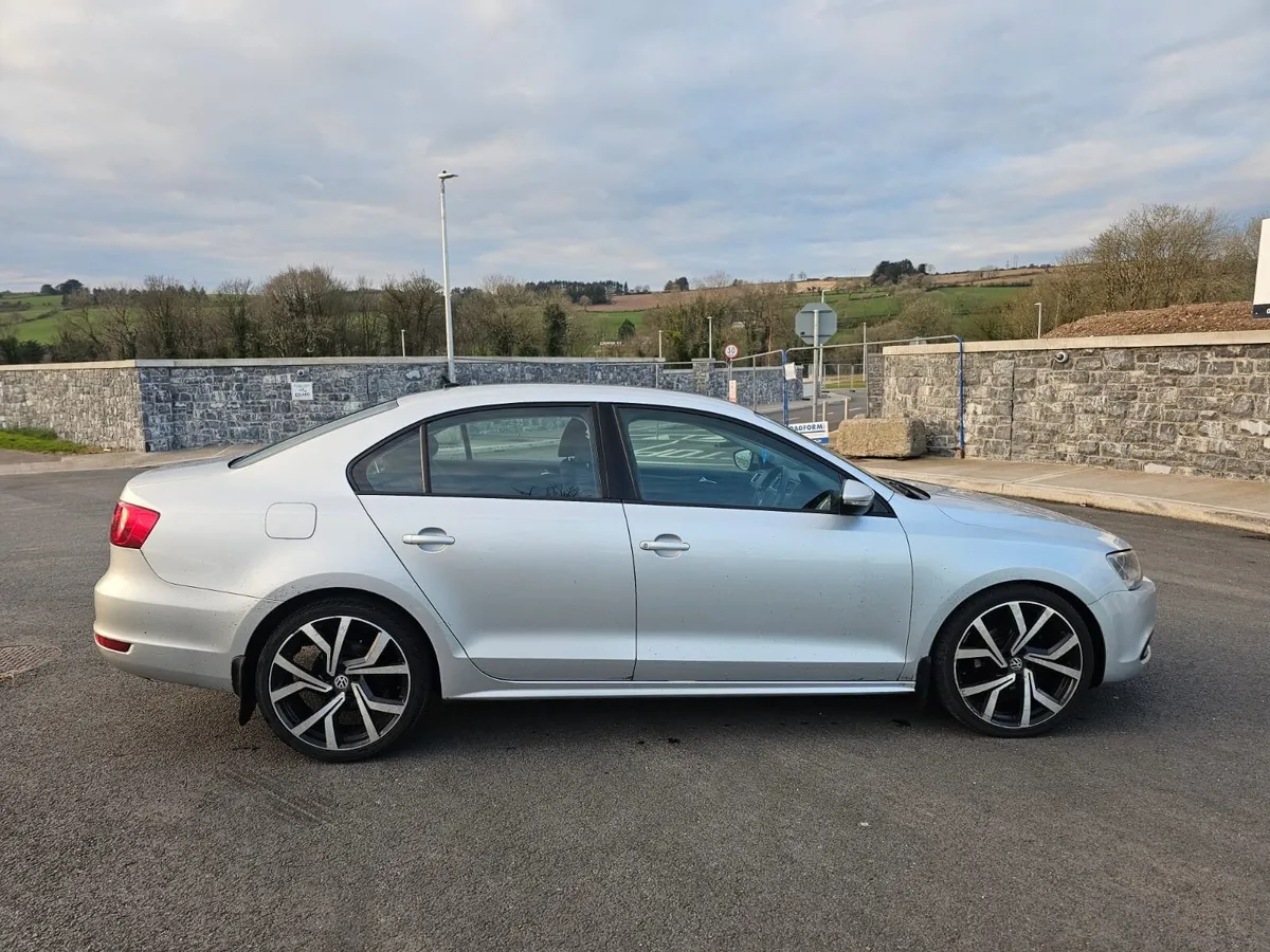 Volkswagen Jetta 2012 - Image 4