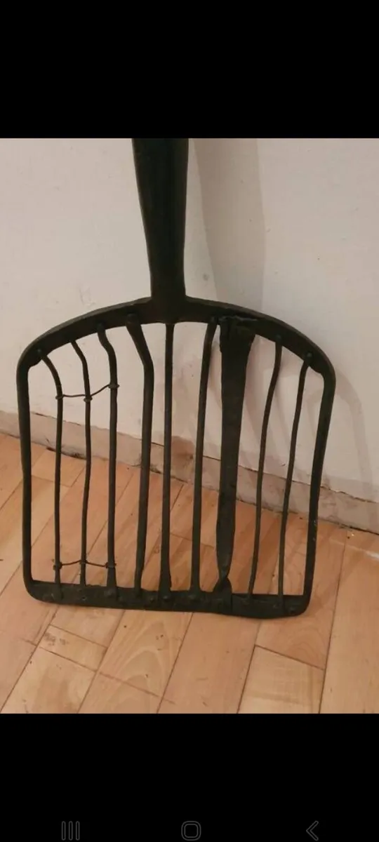 antique potato shrike 6ft iron and wood - Image 1