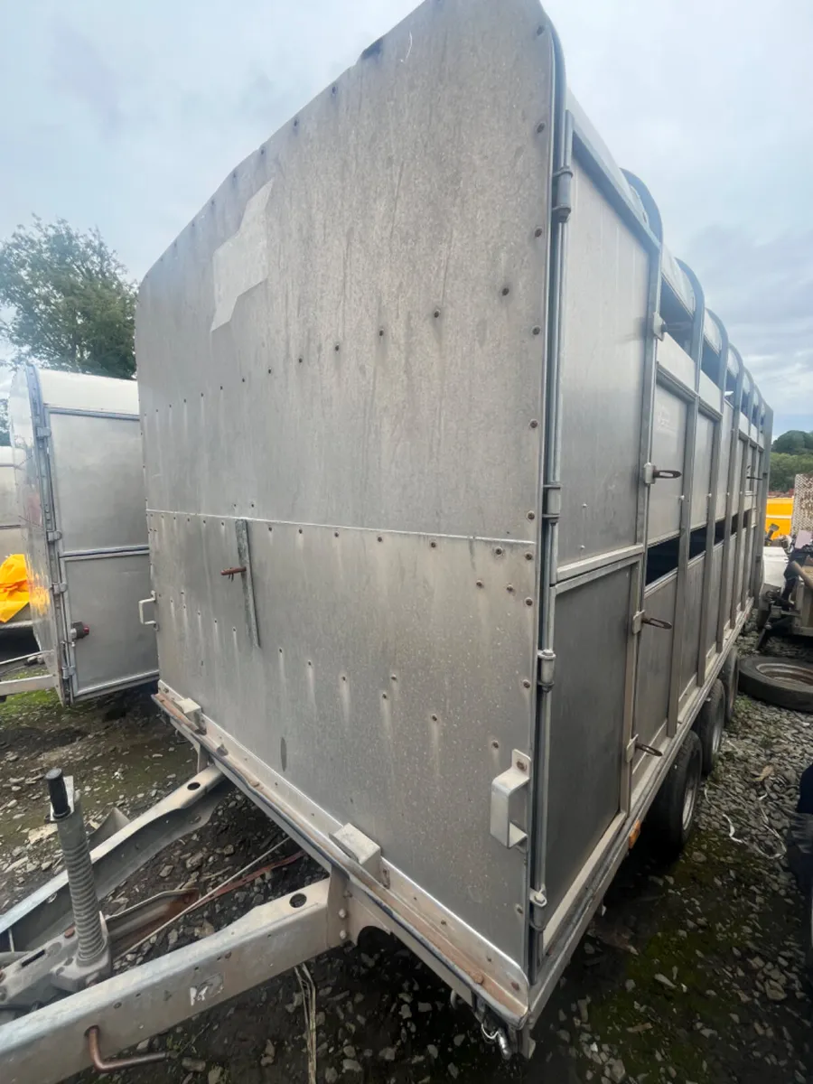 Ifor Williams 14ft demotable cattle trailer - Image 1