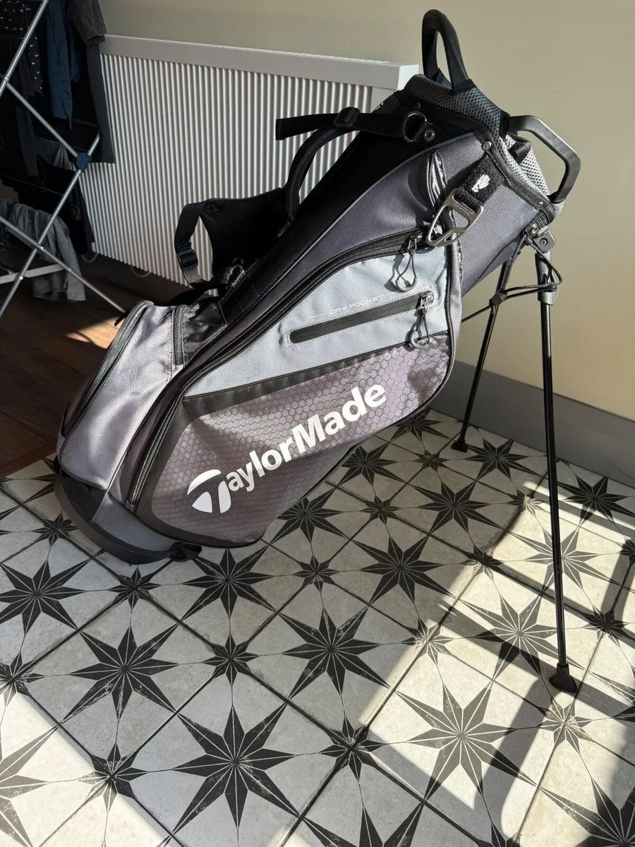 Taylormade golf bag - Image 1