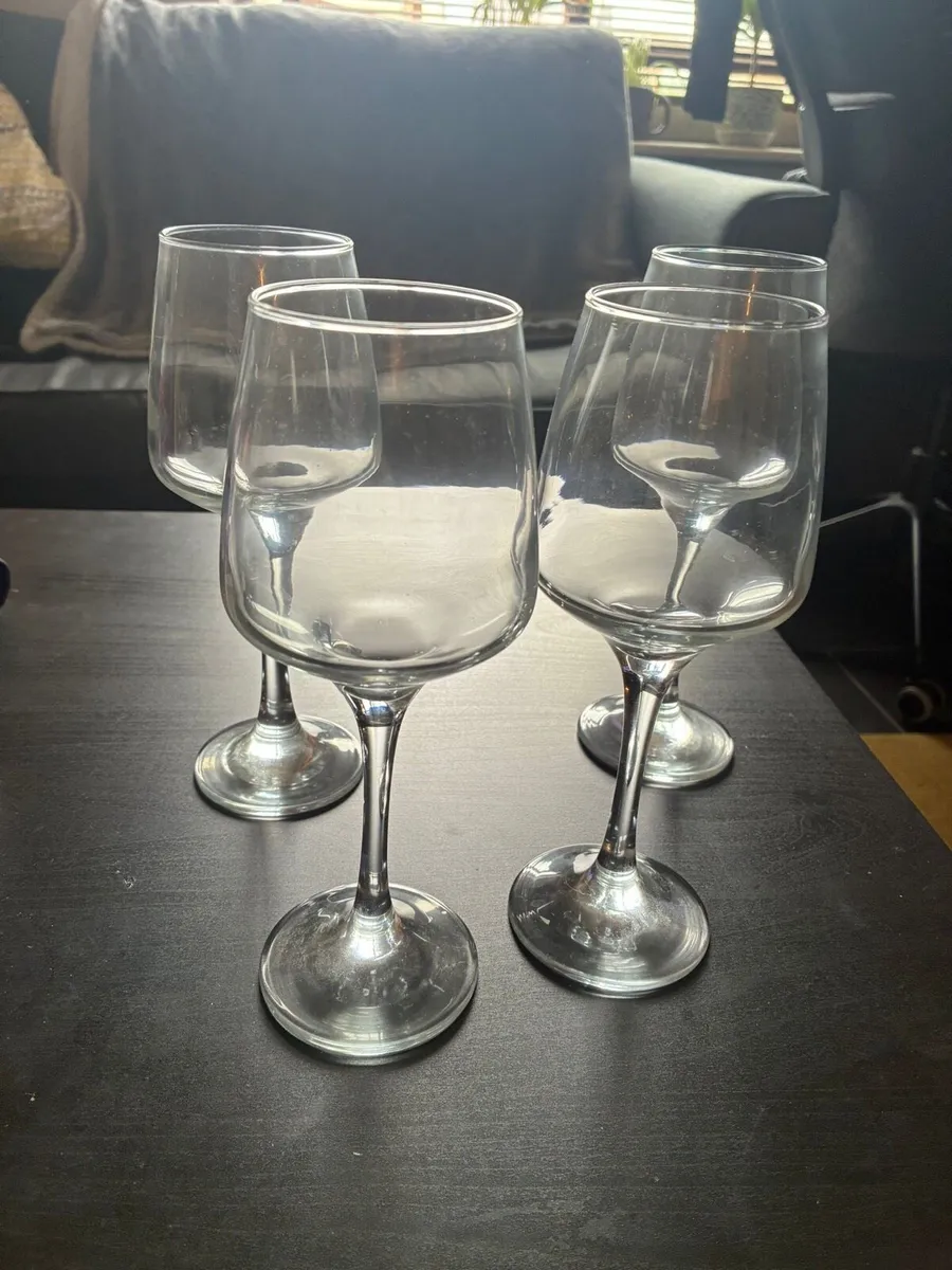 Wine glasses - Image 1