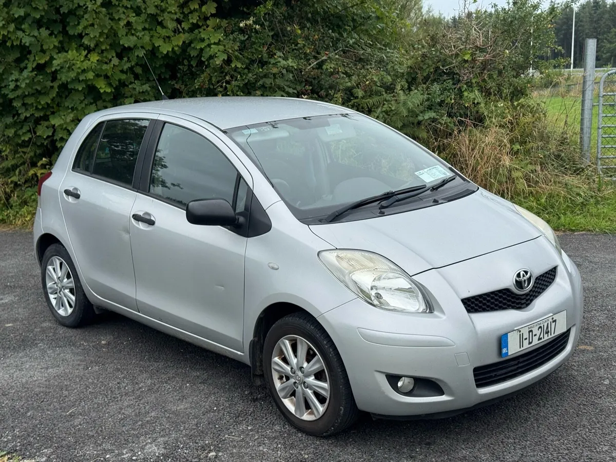 Toyota Yaris 1.3 sport - Image 1