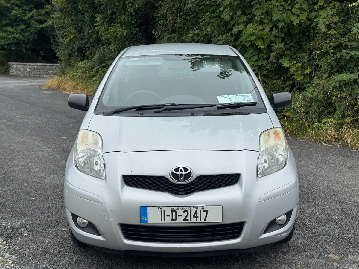 Toyota Yaris 1.3 sport - Image 2