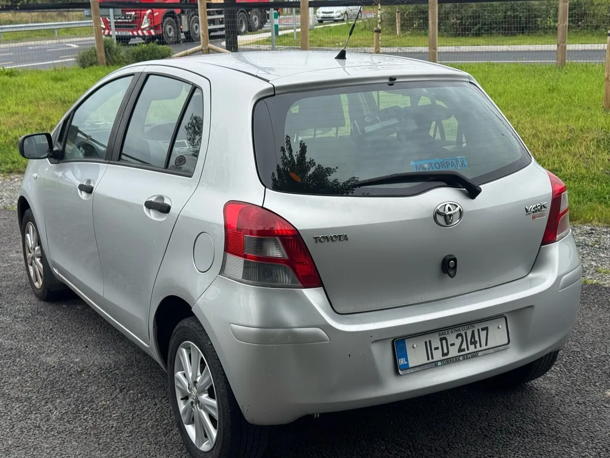 Toyota Yaris 1.3 sport - Image 4