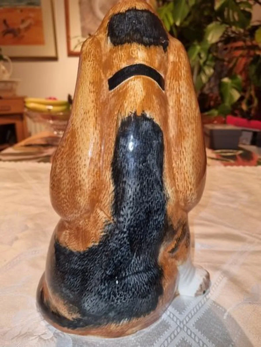 Large English Ceramic Pottery Hound Dog - Image 4