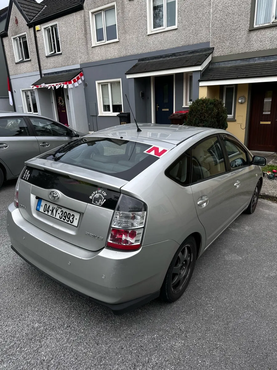 Toyota prius - Image 1