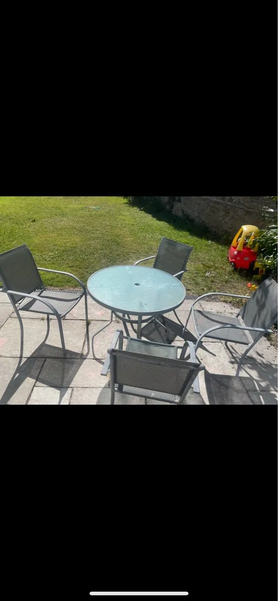 Garden Furniture - Image 1