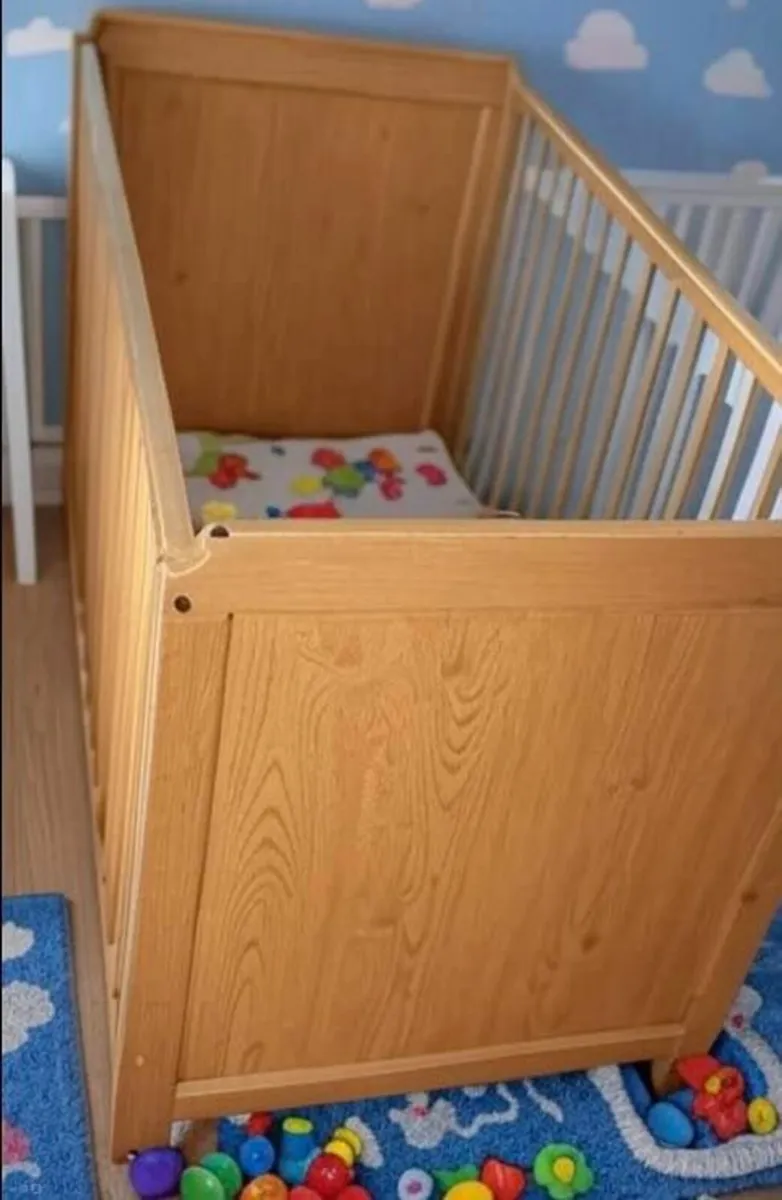 Wooden Baby Cot with Mattress – Newborn to Toddler - Image 2