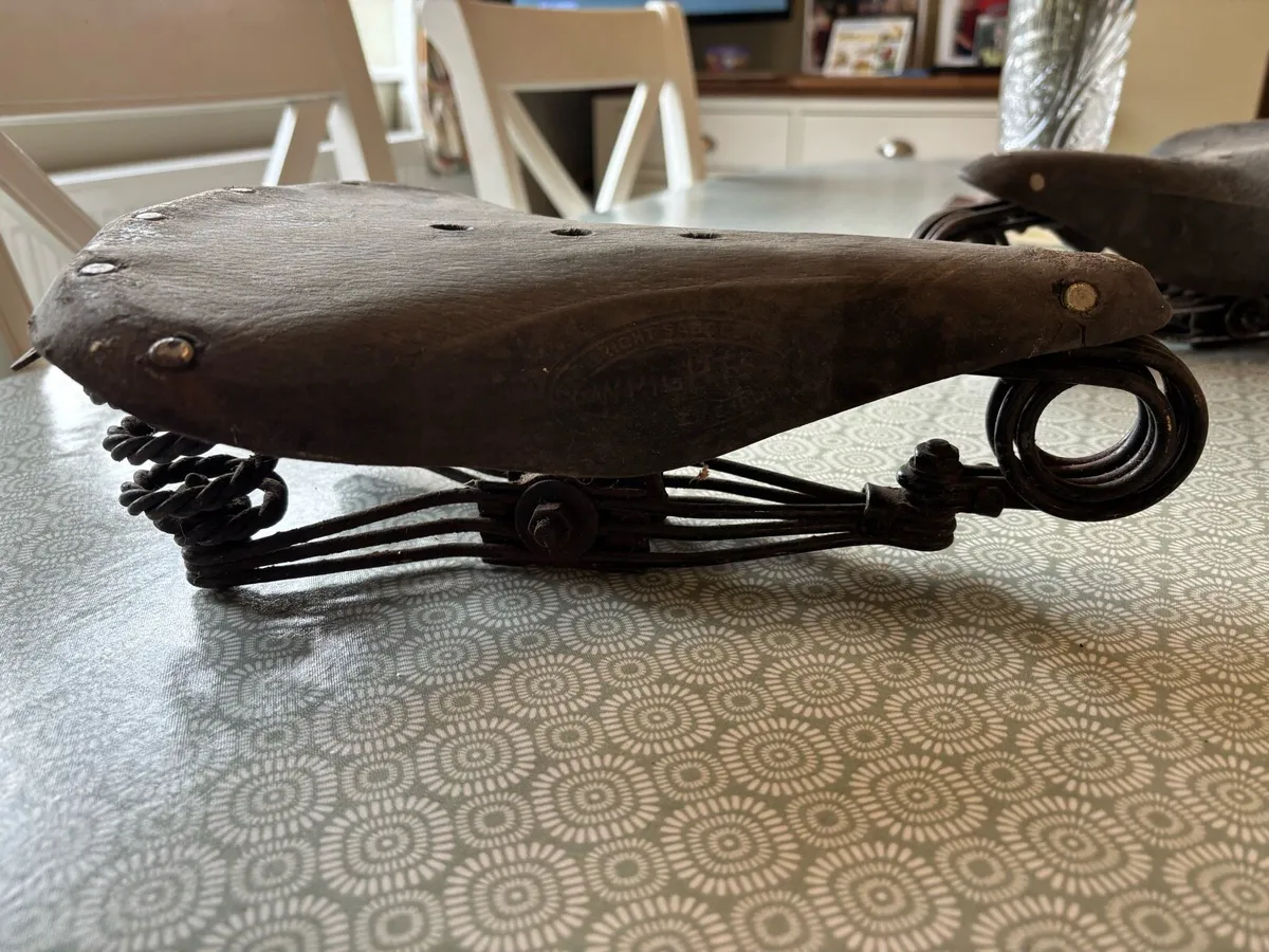 Wrights vintage saddle - Image 1