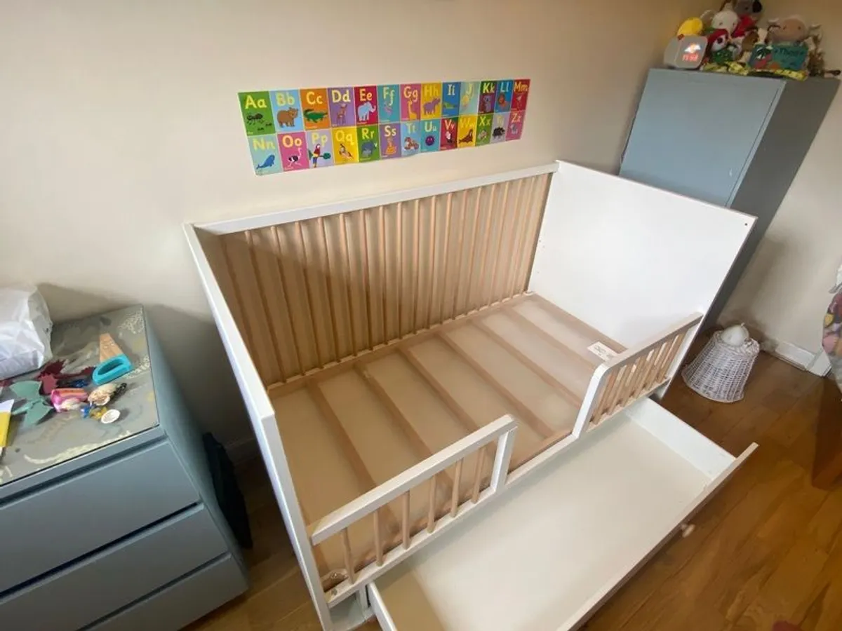 Myllra cotbed and mattress - Image 3