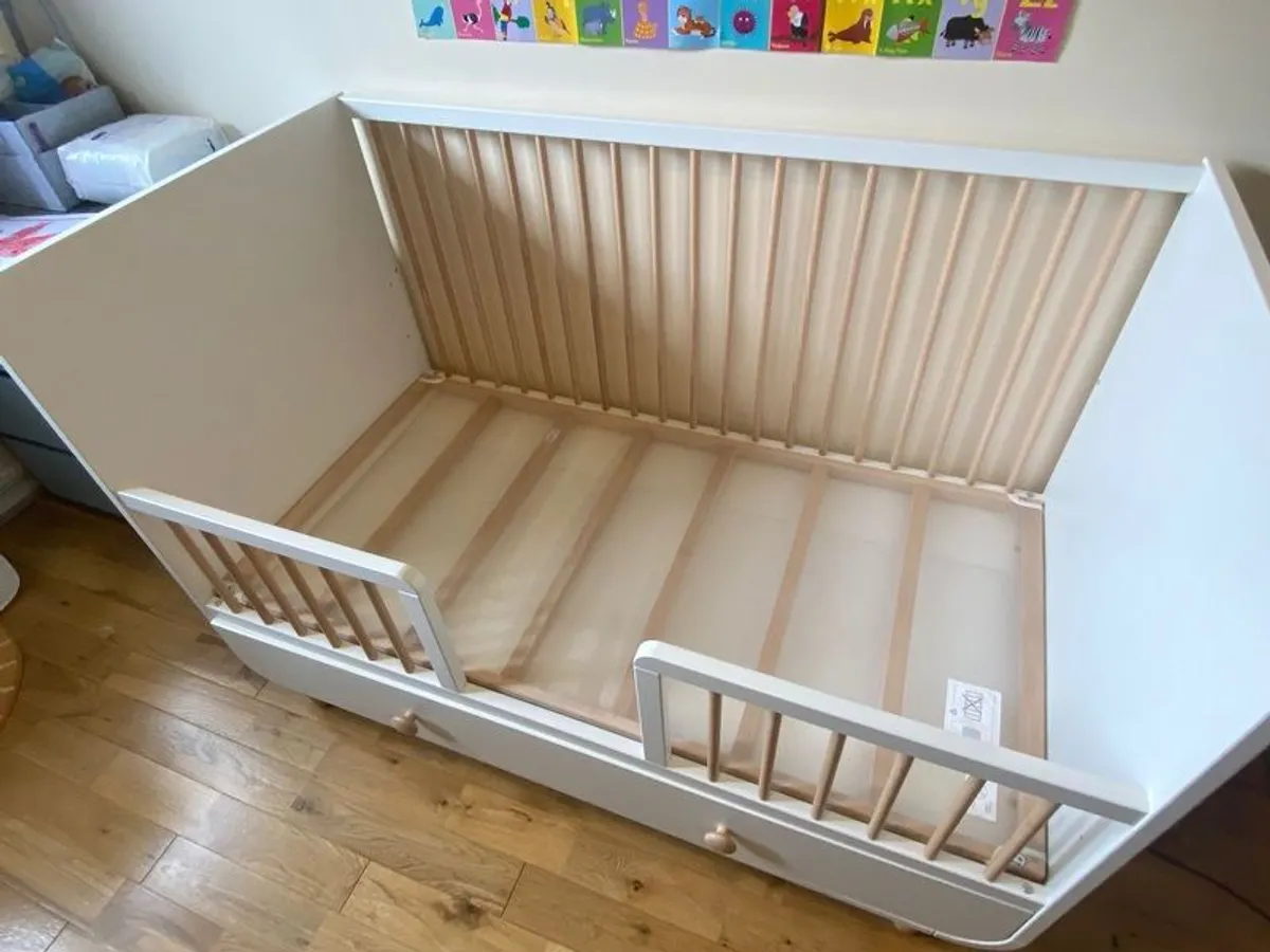 Myllra cotbed and mattress - Image 4