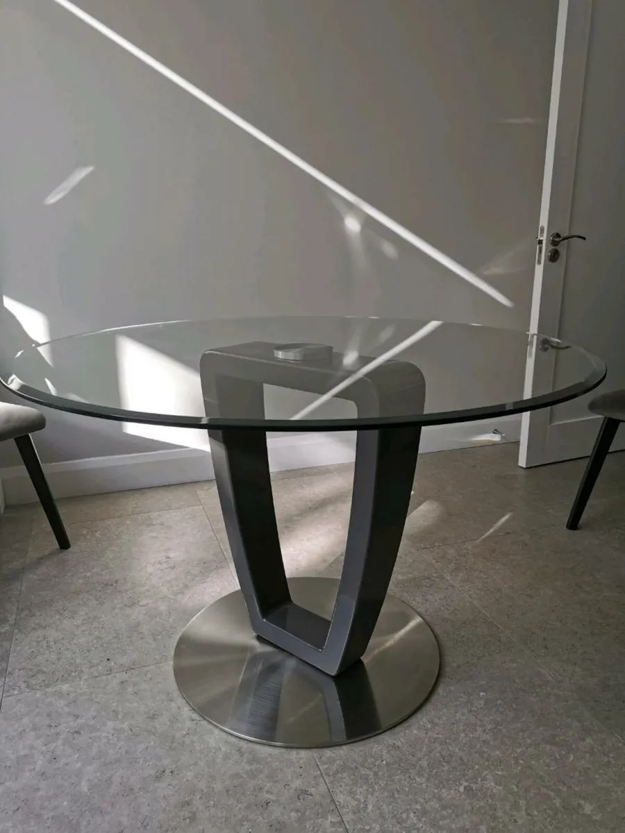 Kitchen Table - Image 1