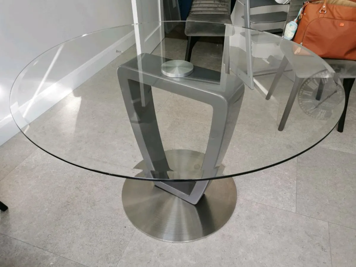Kitchen Table - Image 3
