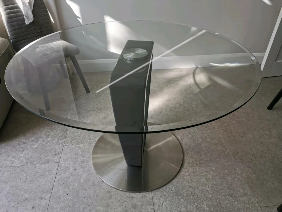 Kitchen Table - Image 4