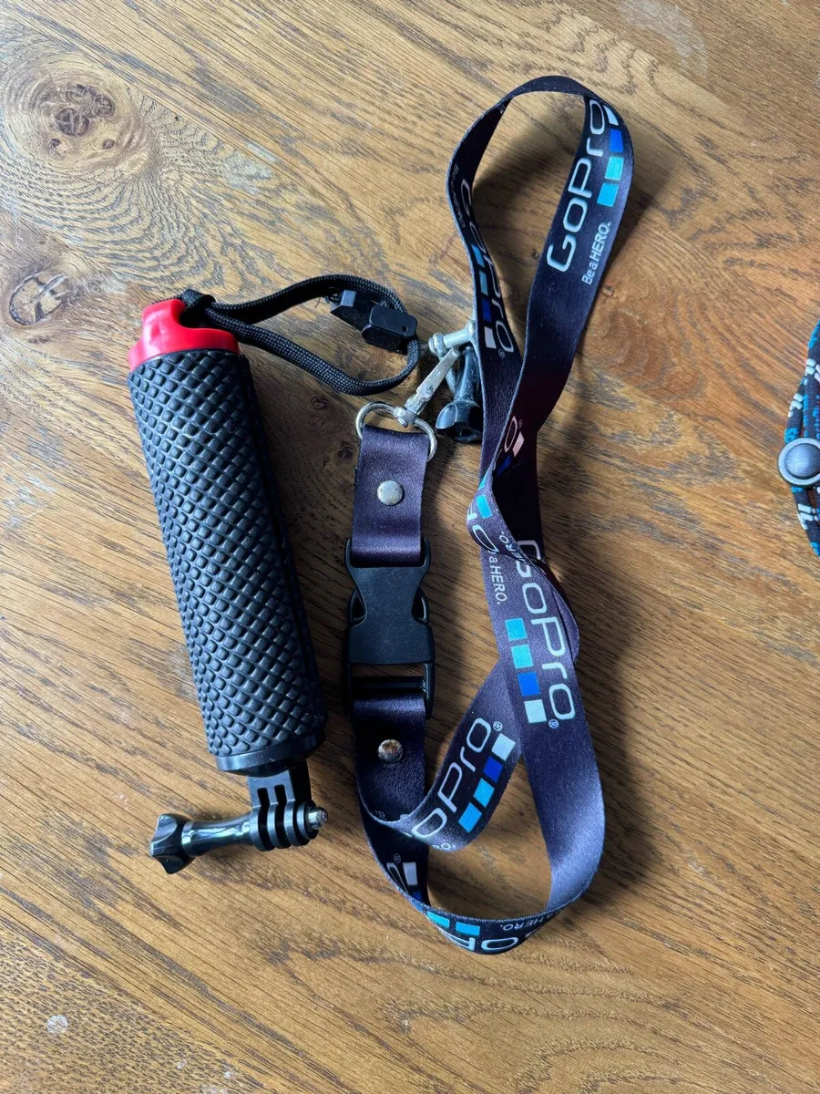 Gopro 11 with accessories - Image 4