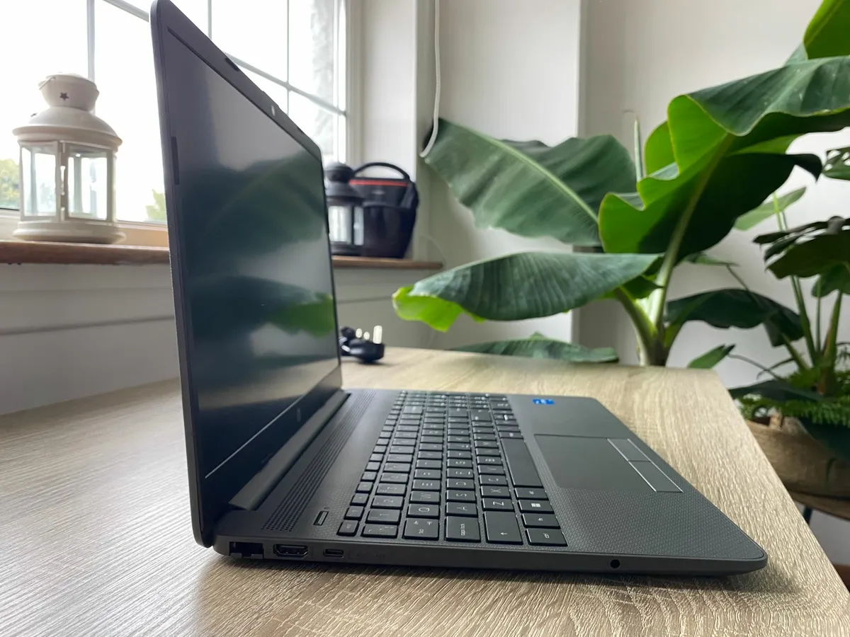 HP 250 G9 15.6" FHD Laptop i5-1235u | 512GB | 8GB - Image 4