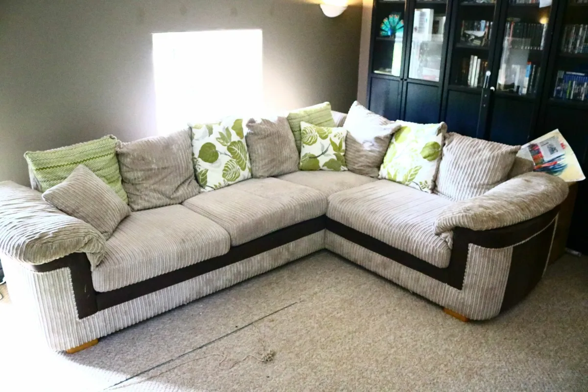 Corner Couch - Image 1