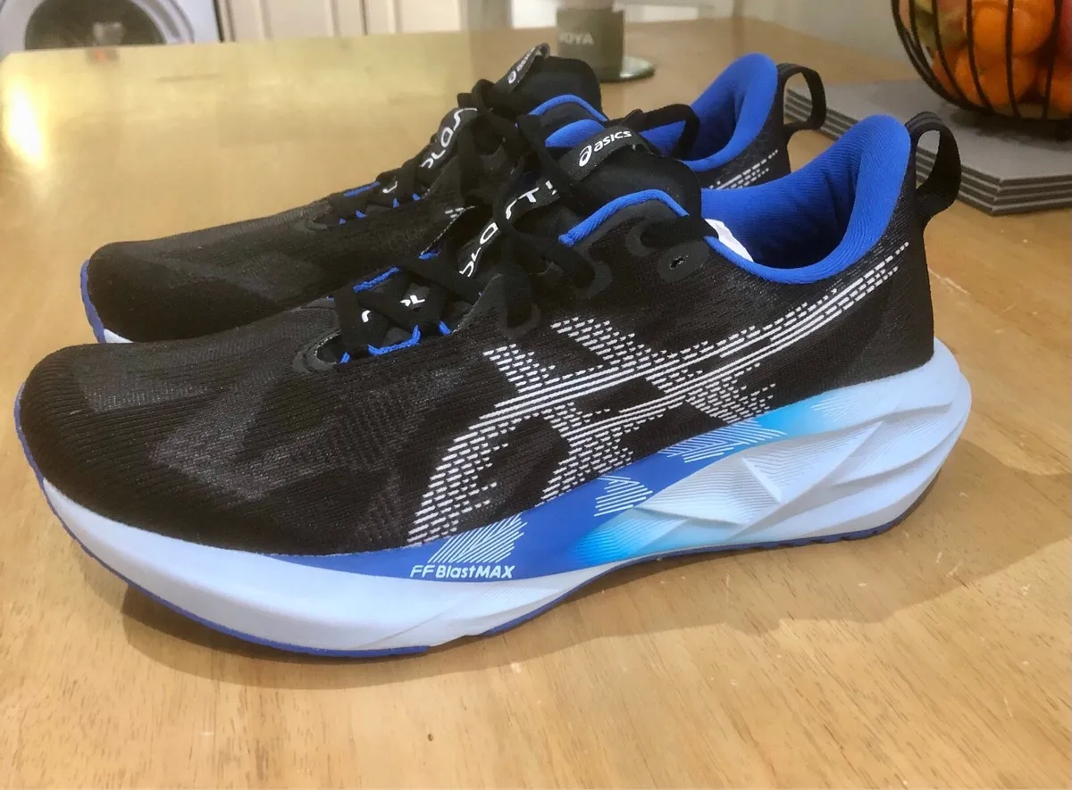 ASICS Novablast 5 - Image 1