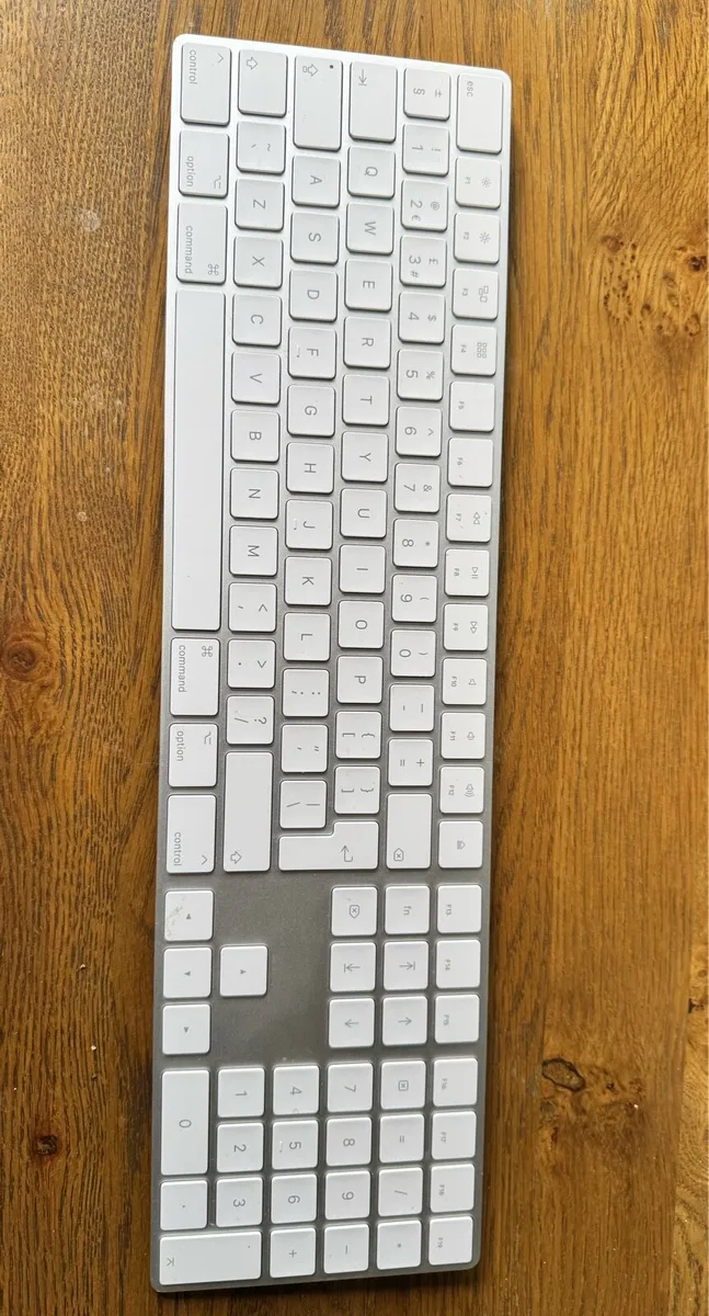 Apple Magic Keyboard - Image 1