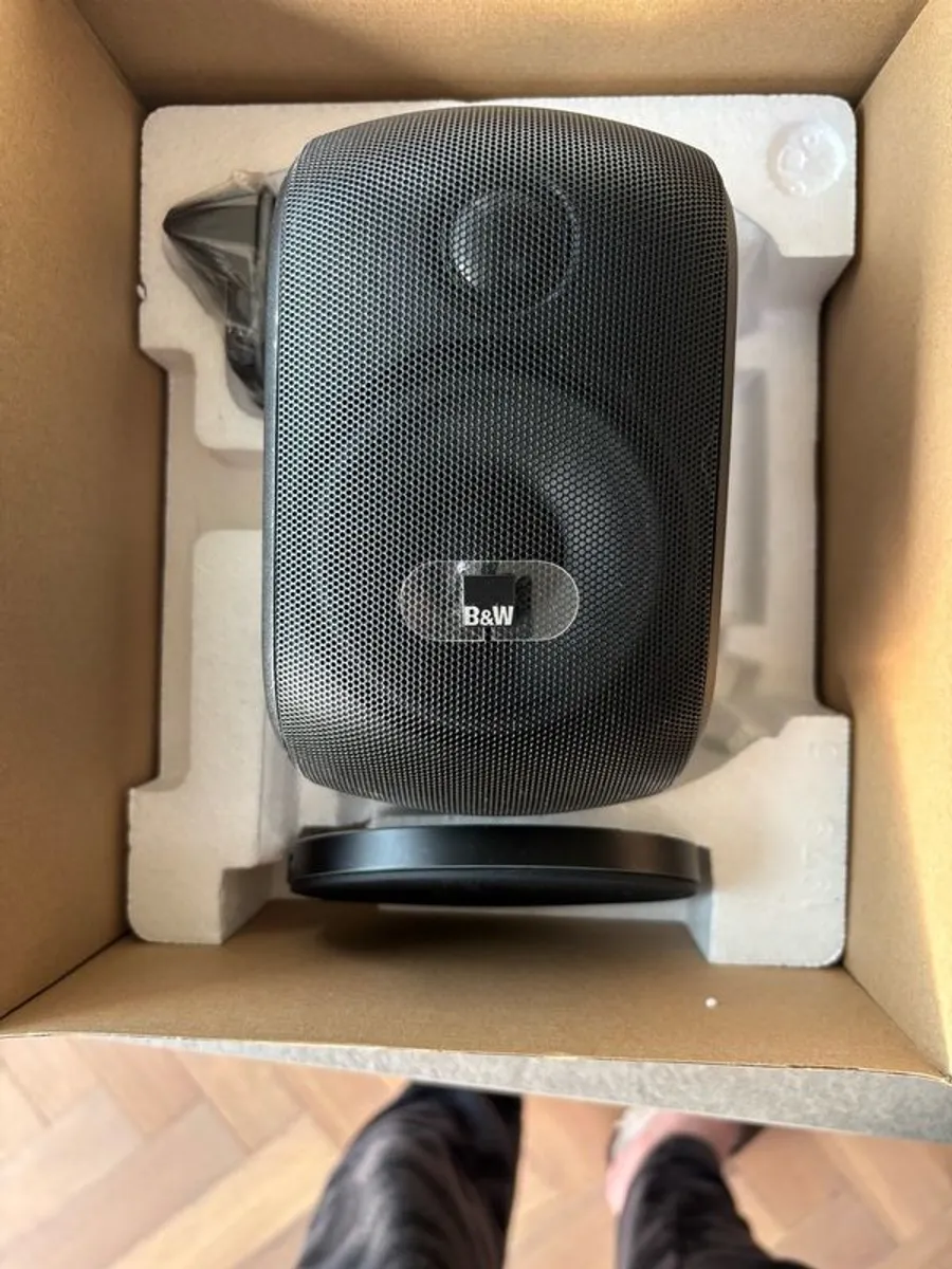 Bowers and Wilkins M1 speakers (black) - Image 4
