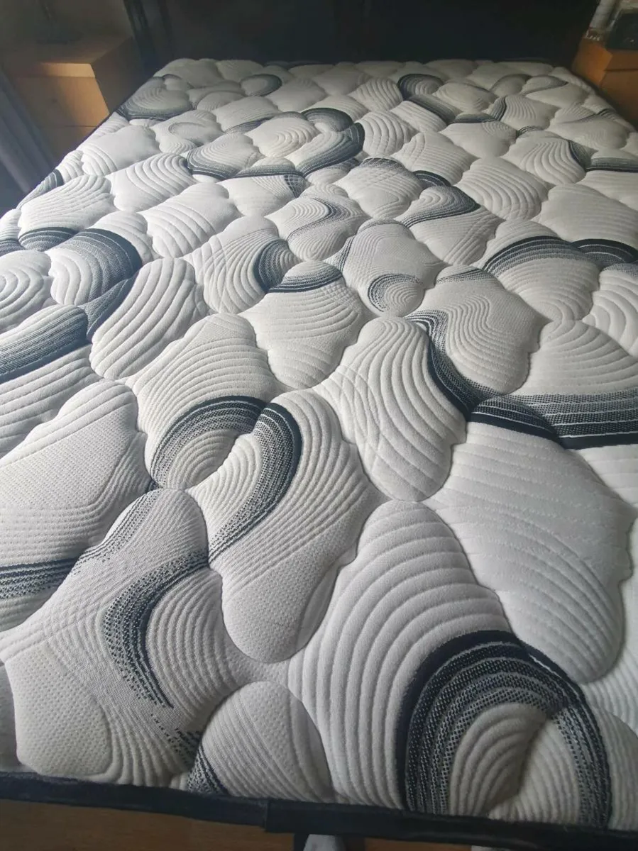 King Size Bed. - Image 2
