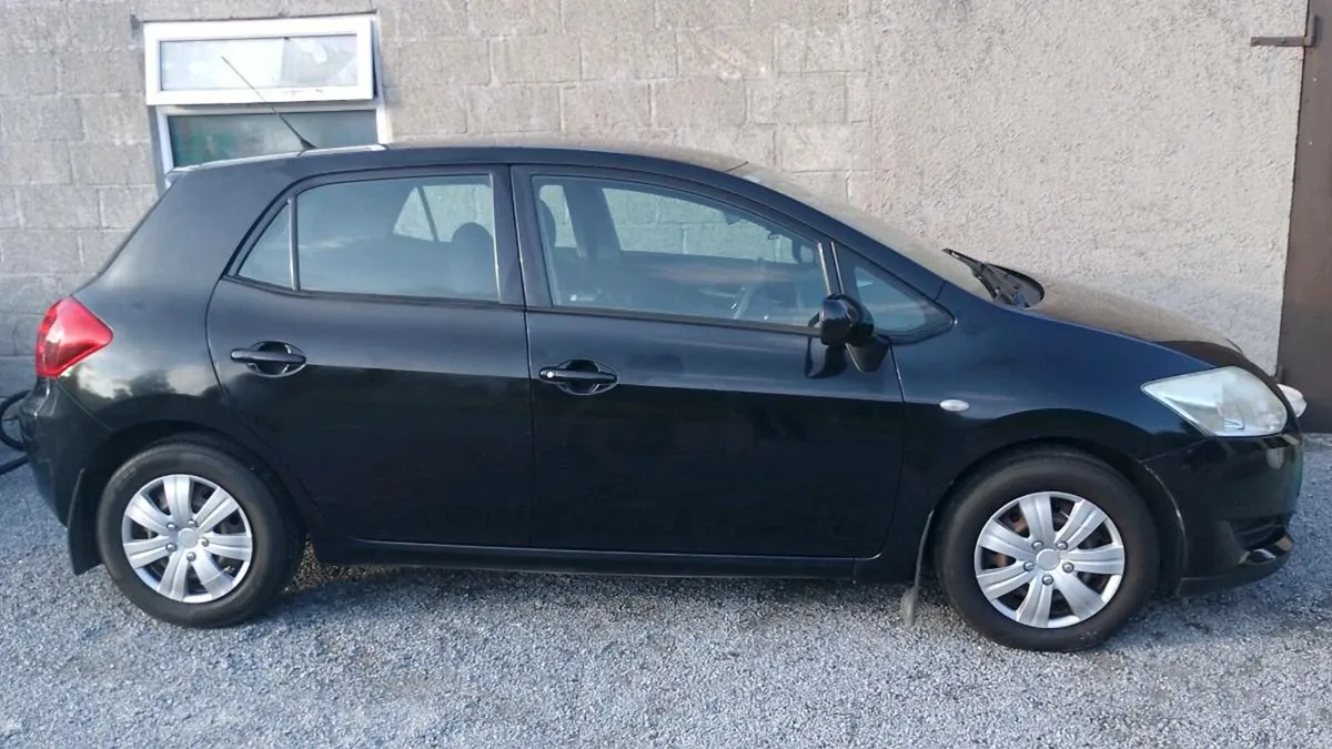 Toyota auris - Image 1