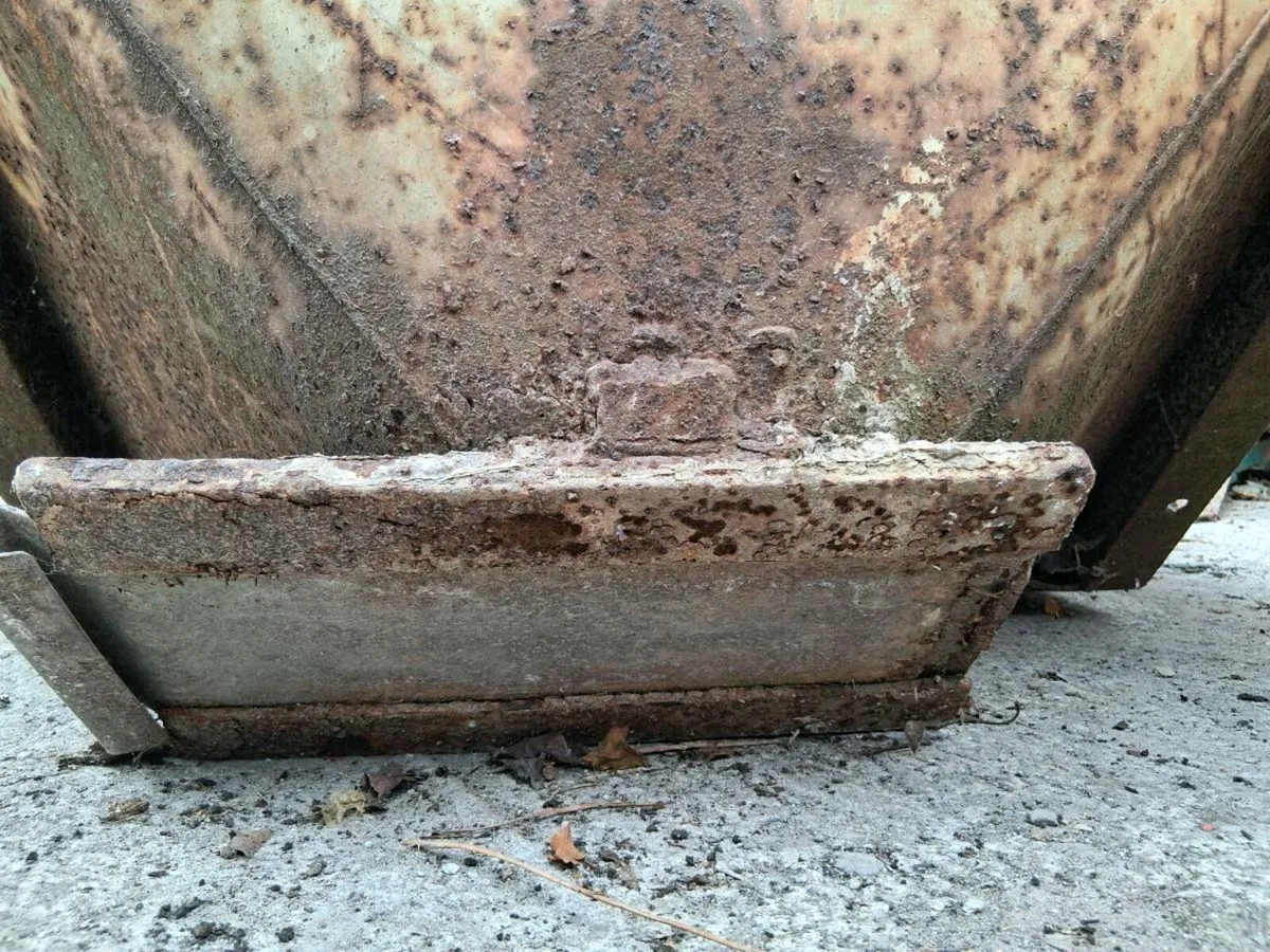 Concrete gravel bin - Image 2