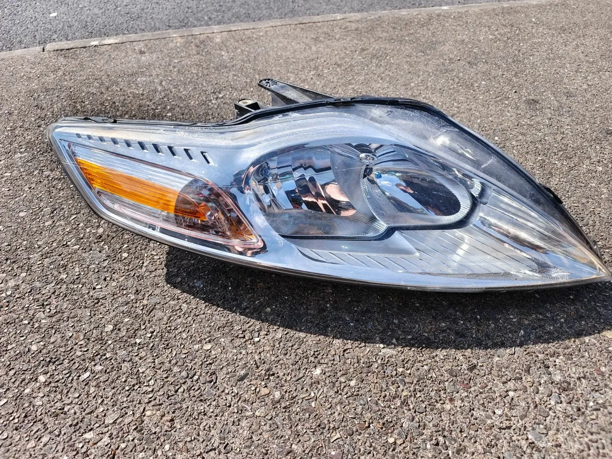 Ford Mondeo MK4 headlights - Image 2