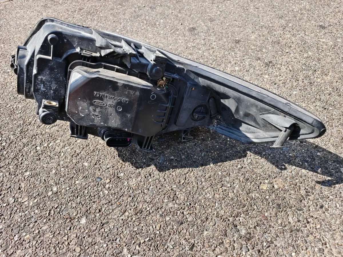 Ford Mondeo MK4 headlights - Image 3