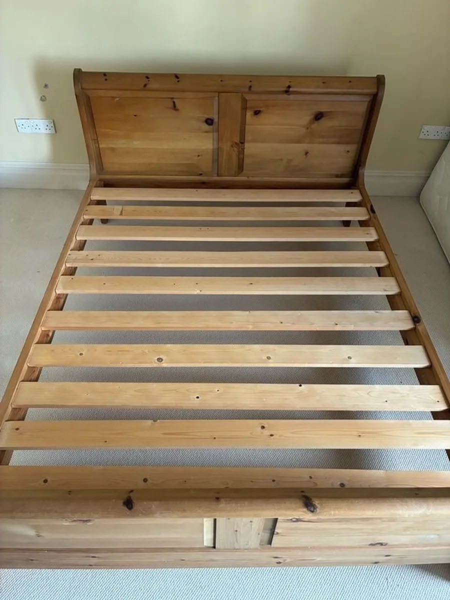 5Ft Solid waxed Pine Sleigh Bed - Image 1