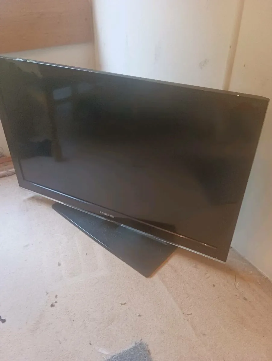 32 Inc TV,for gaming not smart TV. - Image 1