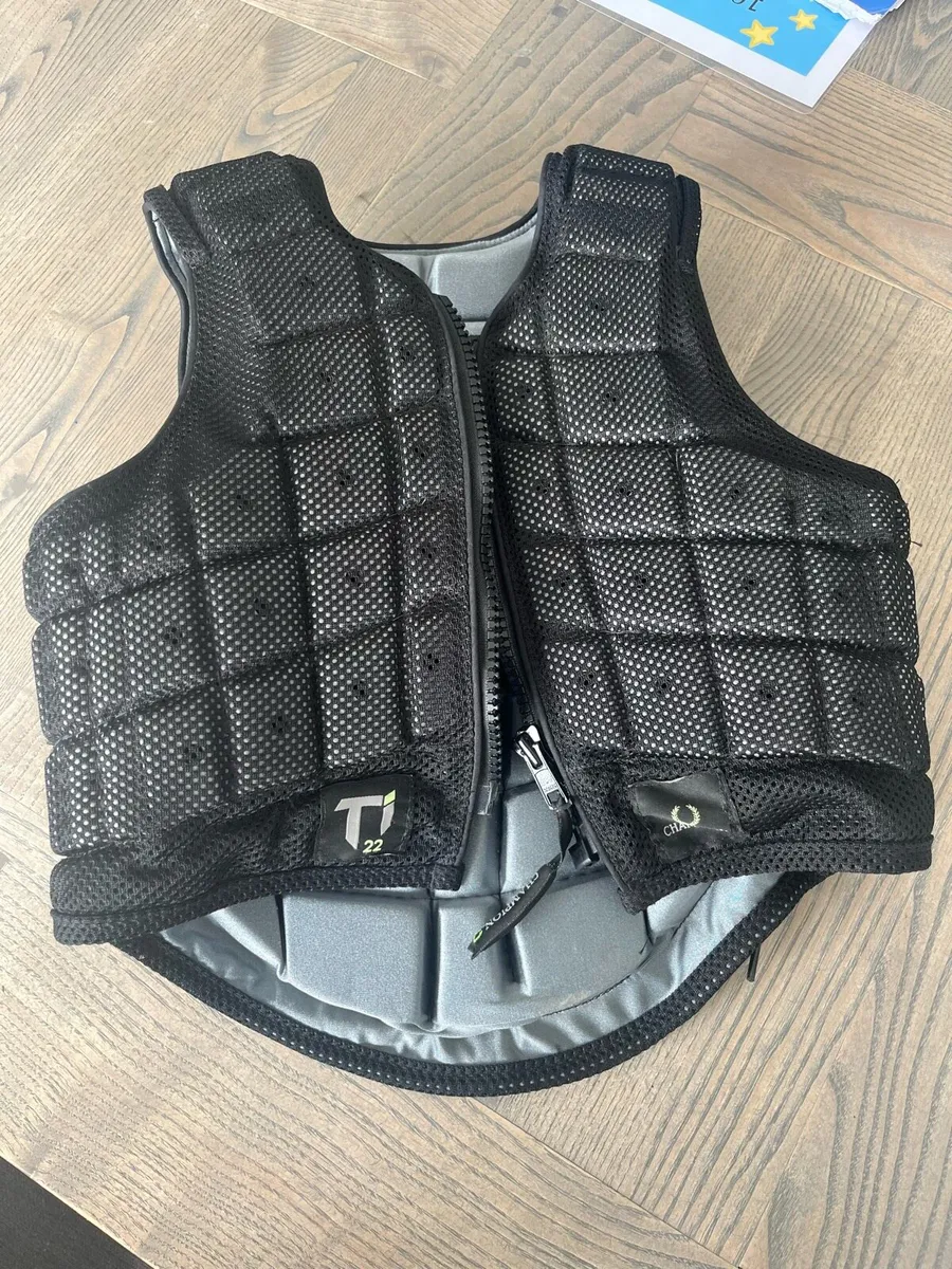 Childs Champion Body Protector - Image 1