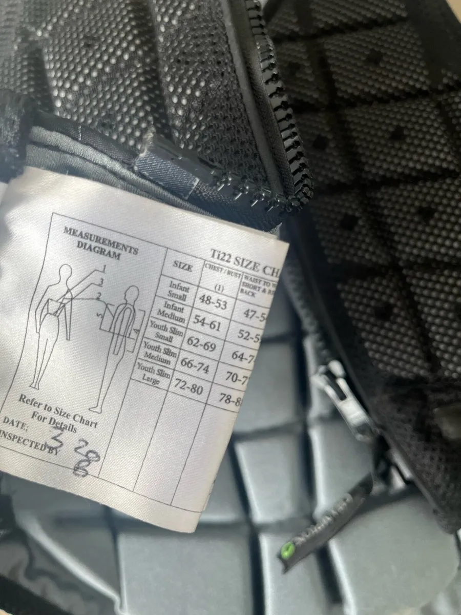 Childs Champion Body Protector - Image 4