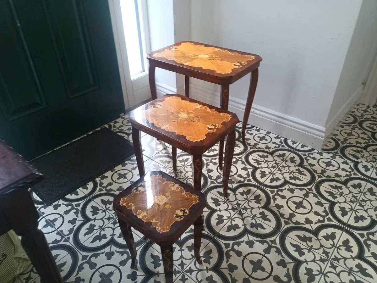 Elegant Vintage Nesting Tables with Inlaid Design - Image 1