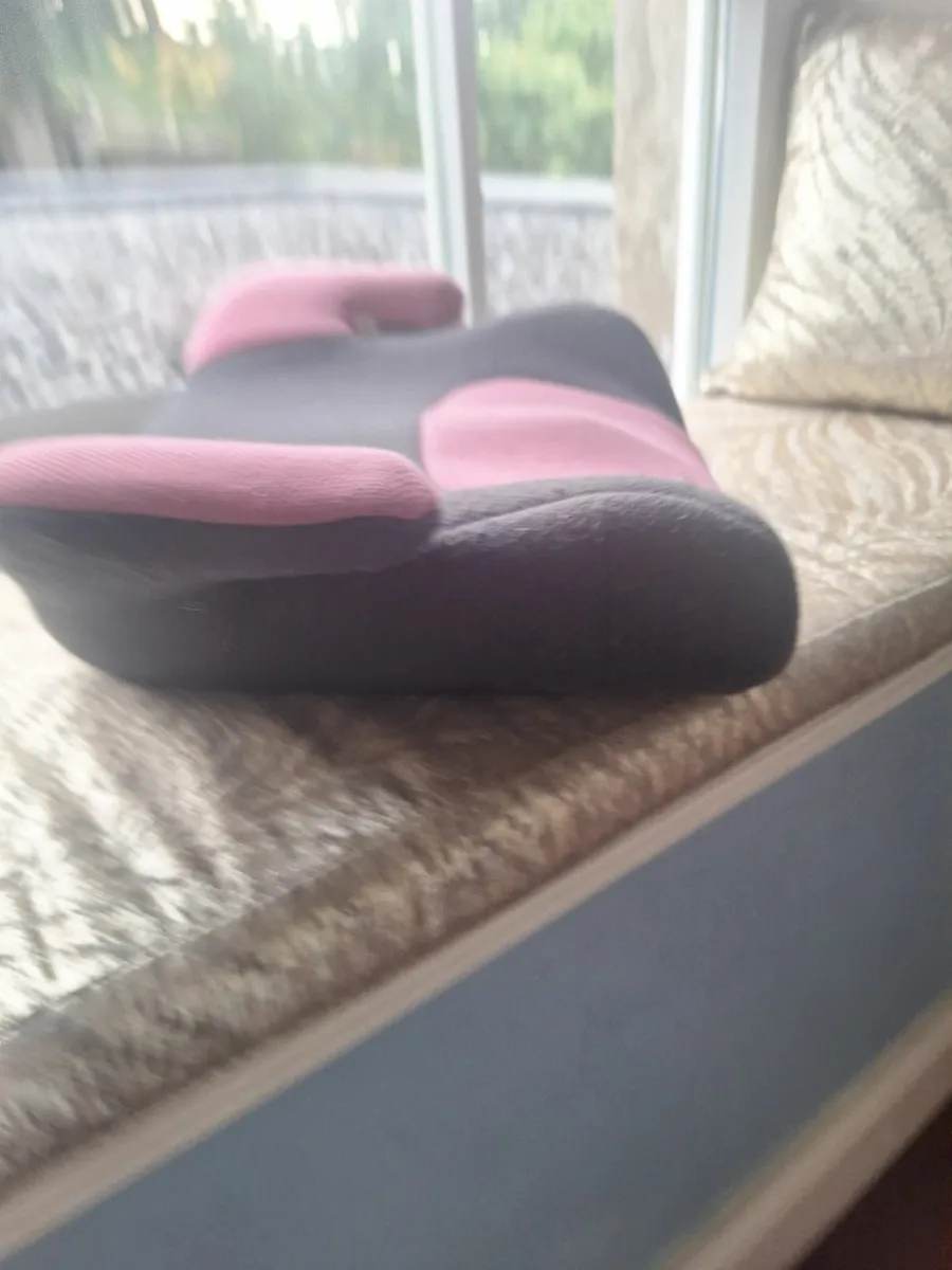 Booster seat - Image 2