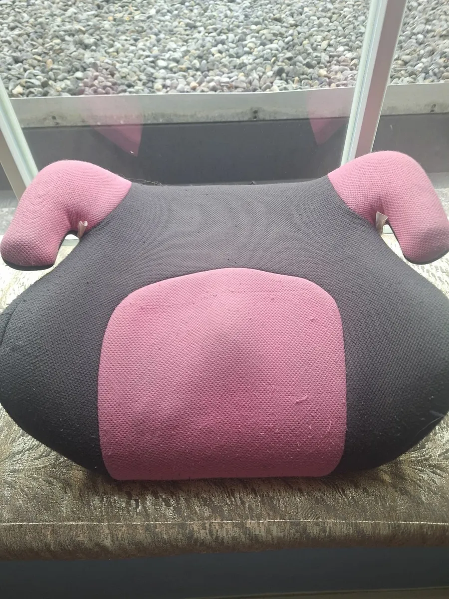 Booster seat - Image 1