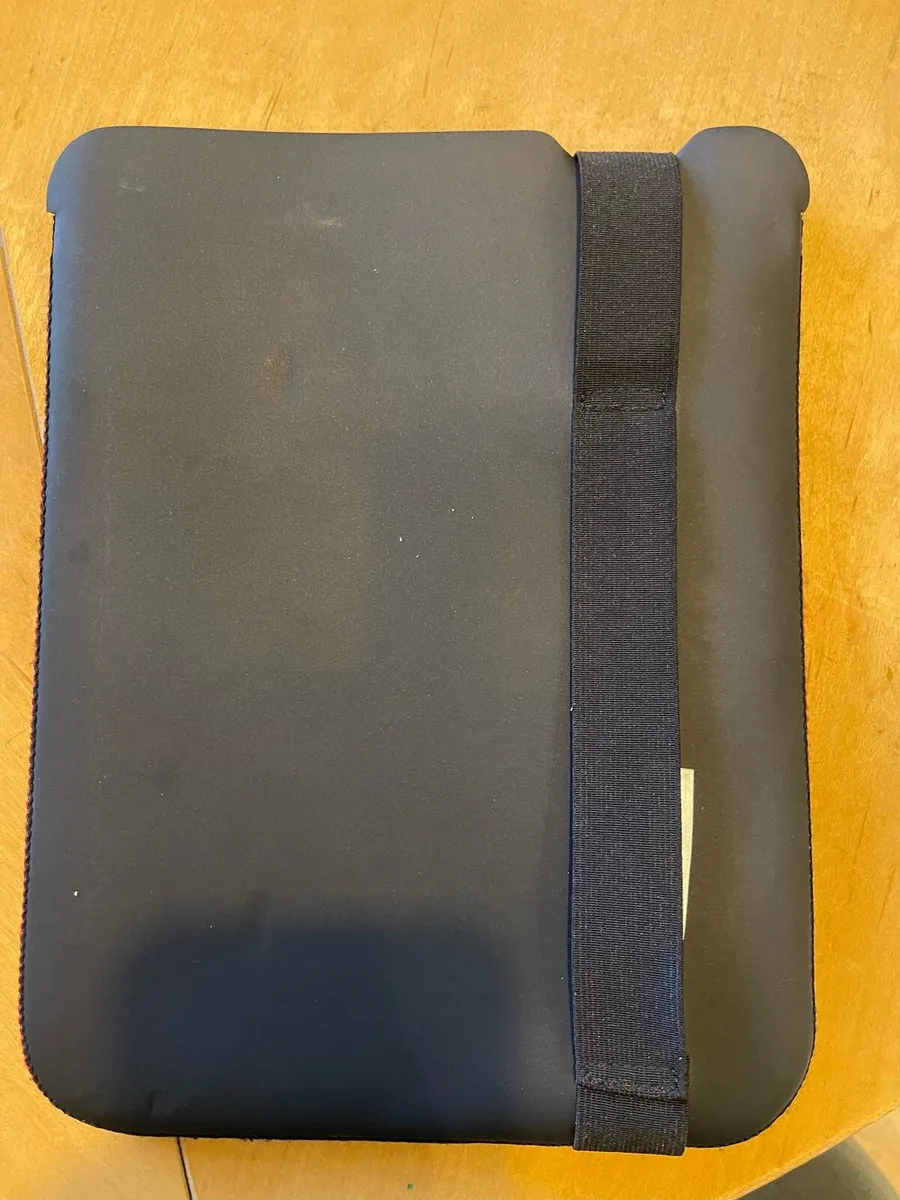 Tablet- IPad case 9 to 11 inches - Image 3