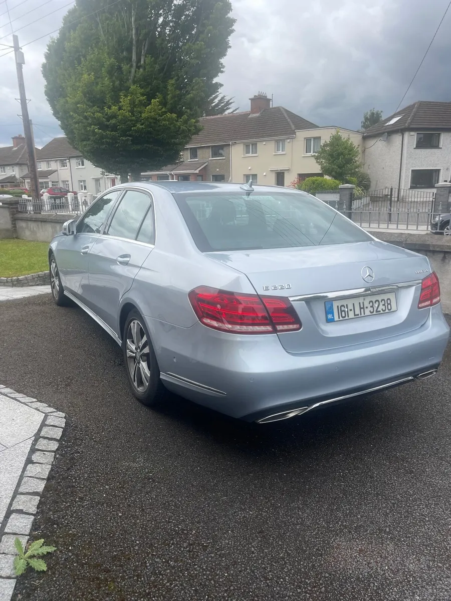 MERCEDES BENZ  E220 BLUETEC SE . - Image 4