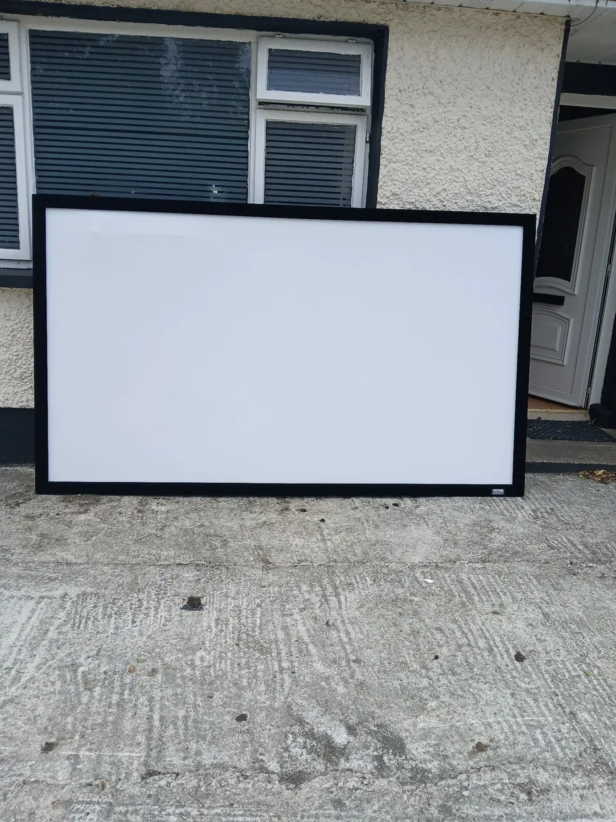 Projector and 120 inch screen - Image 1