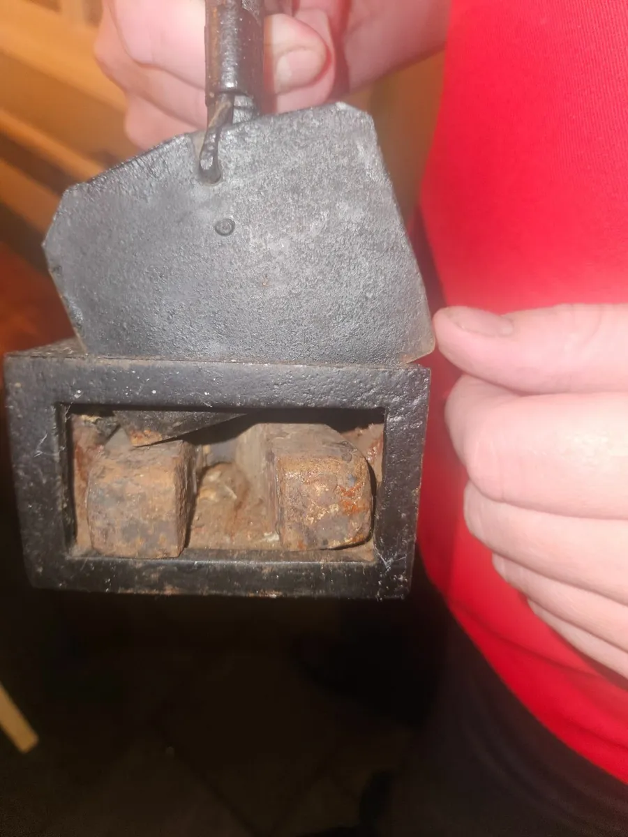 Antique Cast Iron Clothes Iron - Image 3