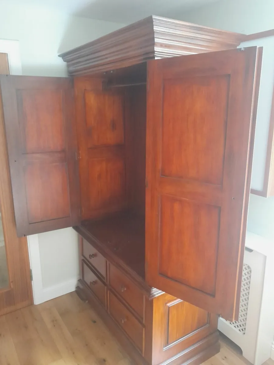 Wardrobe - Image 2