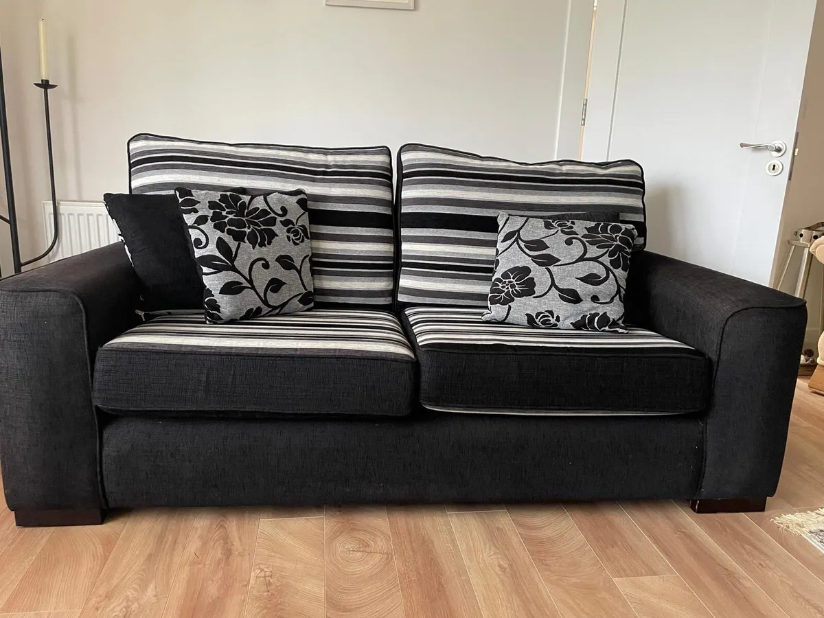 3 seater and 2 Seater Fabric Couch - Image 1
